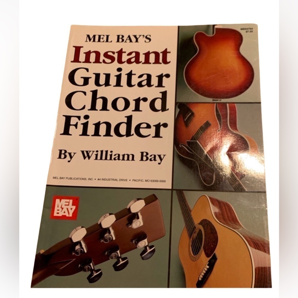 Mel Bay’s Instant Guitar Chord Finder by William Bay 1992 Edition